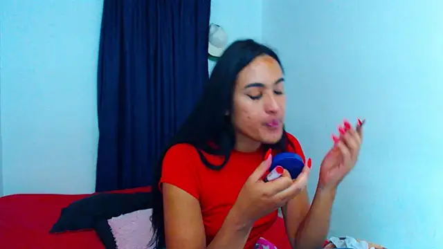 Snapshot of misss_estrella chatting on 10/25/25, 08:00 misss estrella online show from 10/25/25, 08:00