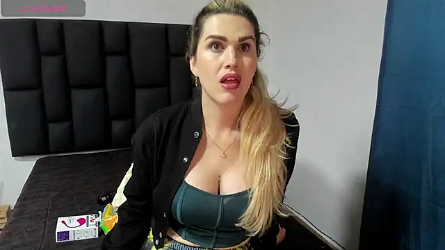 Aurora doll23 online show from 03/06/25, 08:16