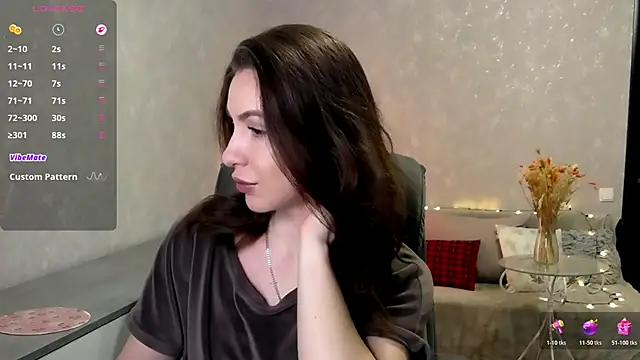 Snapshot of Naughty__Megan chatting on 04/14/26, 04:07 Naughty Megan online show from 04/14/26, 04:07
