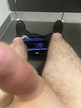 Snapshot of Drummer112 chatting on 01/12/26, 11:04 Drummer112 online show from 01/12/26, 11:04