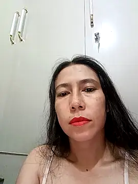 Snapshot of 2HotAsain4u chatting on 04/25/26, 12:02 2HotAsain4u online show from 04/25/26, 12:02