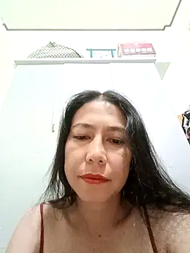 Snapshot of 2HotAsain4u chatting on 05/02/26, 11:32 2HotAsain4u online show from 05/02/26, 11:32