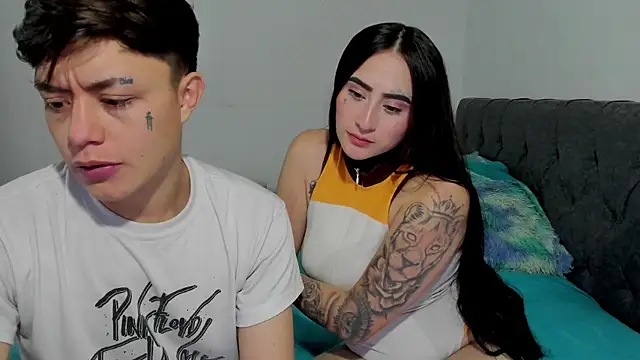 Snapshot of steban_and_kim chatting on 12/22/25, 02:19 steban and kim online show from 12/22/25, 02:19