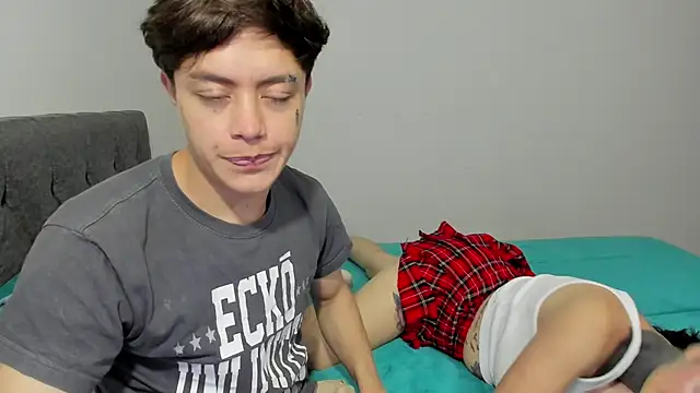 Snapshot of steban_and_kim chatting on 02/13/26, 07:54 steban and kim online show from 02/13/26, 07:54