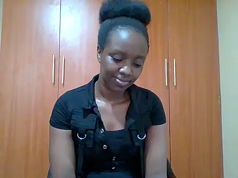 Snapshot of sexy_darleen23 chatting on 12/21/25, 11:06 sexy darleen23 online show from 12/21/25, 11:06