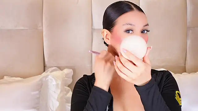KiraKayleigh1 online show from 04/30/26, 11:53