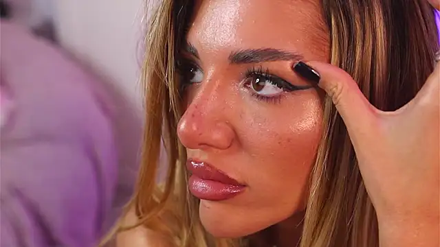 ClaraHazel online show from 11/14/25, 05:06