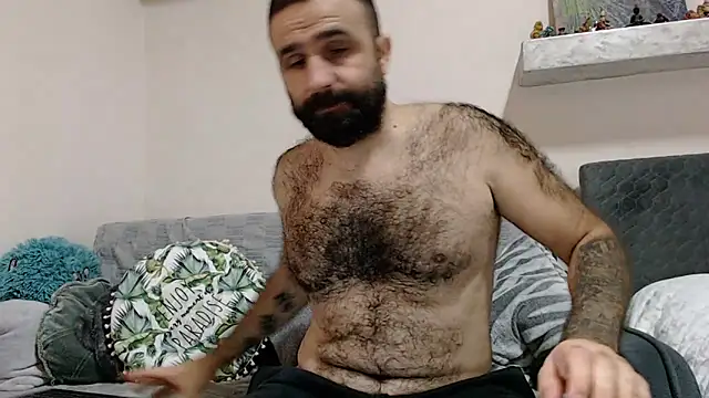 Snapshot of ivat80 chatting on 12/13/24, 12:17 ivat80 online show from 12/13/24, 12:17