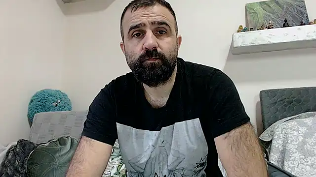 Snapshot of ivat80 chatting on 12/19/24, 06:34 ivat80 online show from 12/19/24, 06:34