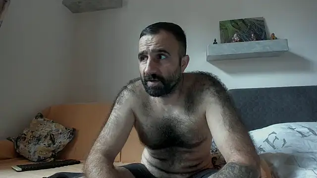 Snapshot of ivat80 chatting on 10/08/25, 08:34 ivat80 online show from 10/08/25, 08:34