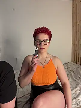 Snapshot of MrMrsRight chatting on 01/12/26, 06:51 MrMrsRight online show from 01/12/26, 06:51