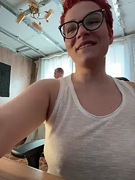 Snapshot of MrMrsRight chatting on 03/05/26, 09:49 MrMrsRight online show from 03/05/26, 09:49