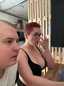 Snapshot of MrMrsRight chatting on 03/16/26, 08:51 MrMrsRight online show from 03/16/26, 08:51