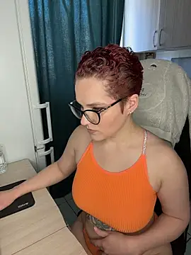 Snapshot of MrMrsRight chatting on 03/24/26, 08:41 MrMrsRight online show from 03/24/26, 08:41