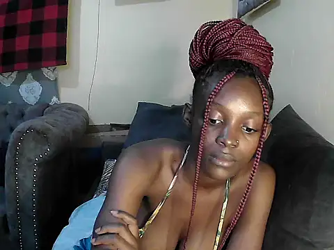 Snapshot of petite_clara24 chatting on 02/25/25, 09:46 petite clara24 online show from 02/25/25, 09:46