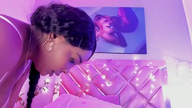 Aliisson Cruz online show from 02/24/25, 07:41