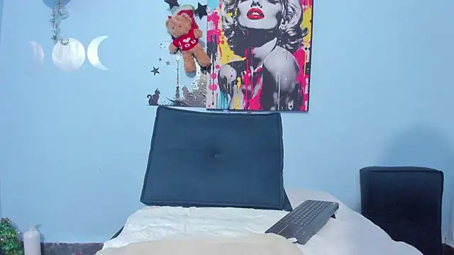  luna  sweet  online show from 10/25/25, 01:57