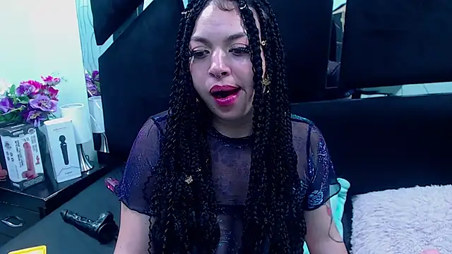 Snapshot of Cocoo_Nuth chatting on 01/05/25, 10:21 Cocoo Nuth online show from 01/05/25, 10:21