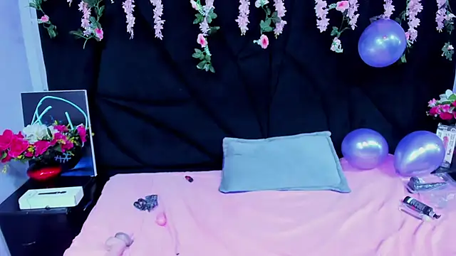 Snapshot of Cocoo_Nuth chatting on 02/08/25, 06:43 Cocoo Nuth online show from 02/08/25, 06:43