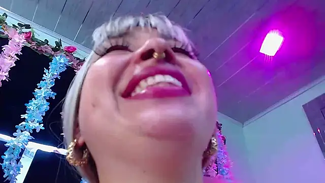 Snapshot of Cocoo_Nuth chatting on 03/23/25, 05:43 Cocoo Nuth online show from 03/23/25, 05:43