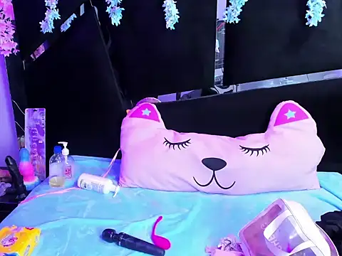 Snapshot of Cocoo_Nuth chatting on 09/19/25, 03:08 Cocoo Nuth online show from 09/19/25, 03:08