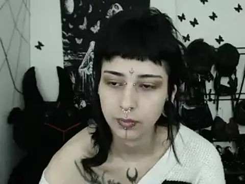 Snapshot of n0sferatus__ chatting on 02/18/26, 11:28 n0sferatus online show from 02/18/26, 11:28