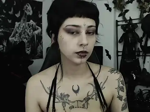 Snapshot of n0sferatus__ chatting on 06/26/26, 02:49 n0sferatus online show from 06/26/26, 02:49