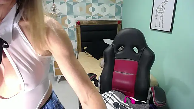 CATIAJONES online show from 02/24/25, 06:58