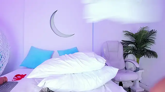 MiaCollson online show from 03/04/25, 08:27