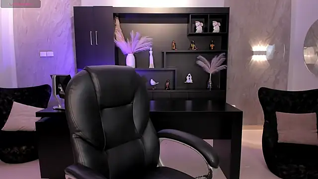 AmberLewis  online show from 11/25/25, 02:44