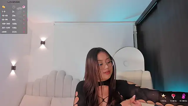 Snapshot of AmberLewis_ chatting on 04/30/26, 12:06 AmberLewis online show from 04/30/26, 12:06
