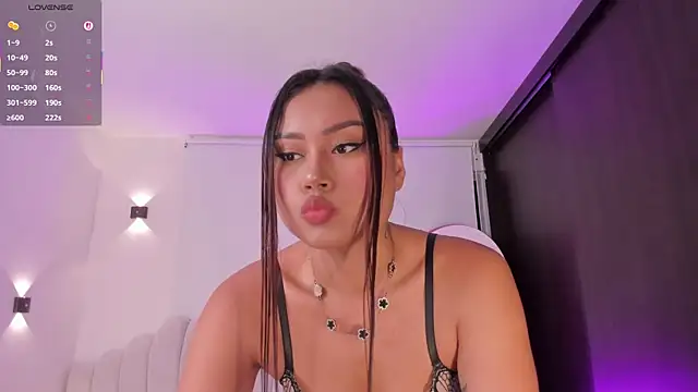 AmberLewis  online show from 06/12/26, 11:46