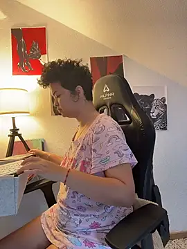 Snapshot of rafamarianoofc chatting on 10/18/25, 09:21 rafamarianoofc online show from 10/18/25, 09:21