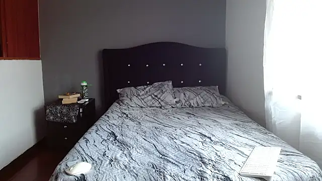 Snapshot of Emilia_1995 chatting on 05/26/26, 12:45 Emilia 1995 online show from 05/26/26, 12:45
