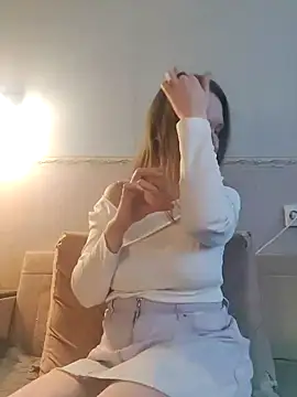 Evelina cute online show from 12/24/24, 10:22