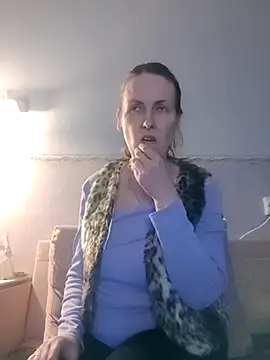 Evelina cute online show from 12/15/25, 01:26