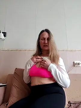 Evelina cute online show from 04/24/26, 09:45