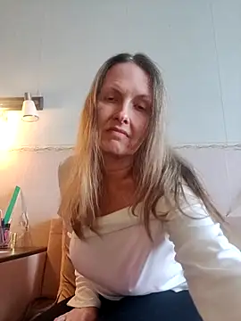 Evelina cute online show from 04/25/26, 01:52
