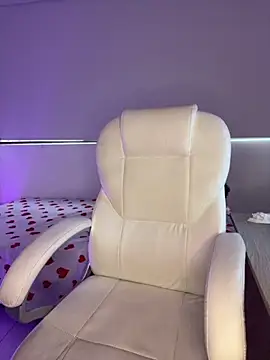 nyna 1 online show from 09/24/25, 10:35