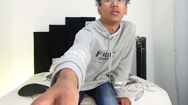 harrytwink18 online show from 01/13/25, 01:49