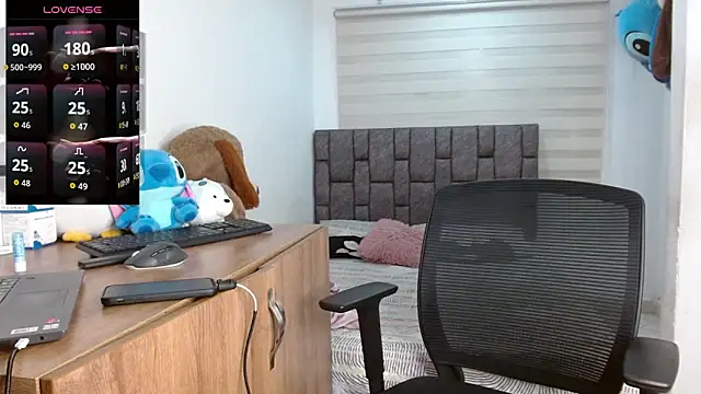 harrytwink18 online show from 09/18/25, 03:47