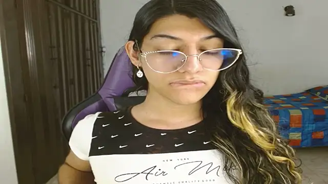 engielphoenis14 online show from 10/09/25, 10:41