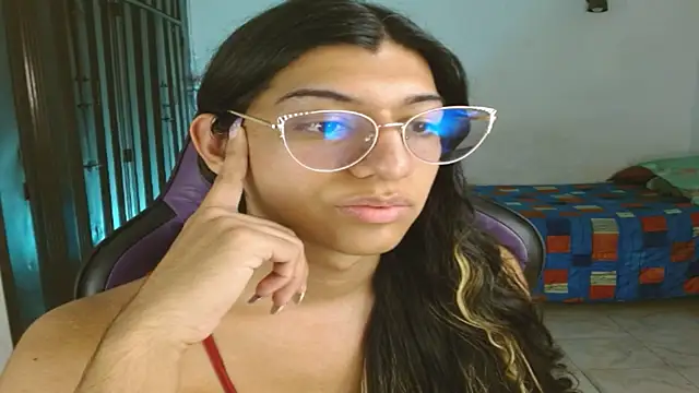 engielphoenis14 online show from 11/04/25, 09:47