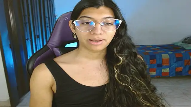 engielphoenis14 online show from 11/30/25, 12:14