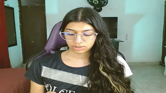 Snapshot of engielphoenis14 chatting on 03/14/26, 11:10 engielphoenis14 online show from 03/14/26, 11:10