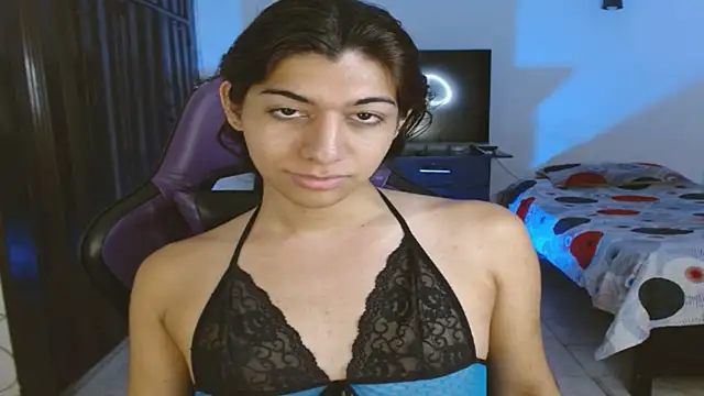 Snapshot of engielphoenis14 chatting on 05/05/26, 11:13 engielphoenis14 online show from 05/05/26, 11:13