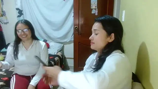 Snapshot of clayre_and_jill chatting on 02/07/26, 03:43 clayre and jill online show from 02/07/26, 03:43