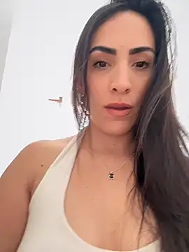 Snapshot of alessandra-a chatting on 02/08/26, 07:06 alessandra-a online show from 02/08/26, 07:06