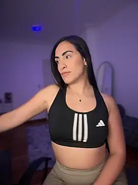 Snapshot of alessandra-a chatting on 02/18/26, 01:56 alessandra-a online show from 02/18/26, 01:56