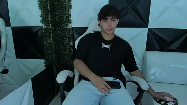 Dani cumboy online show from 11/19/25, 01:55